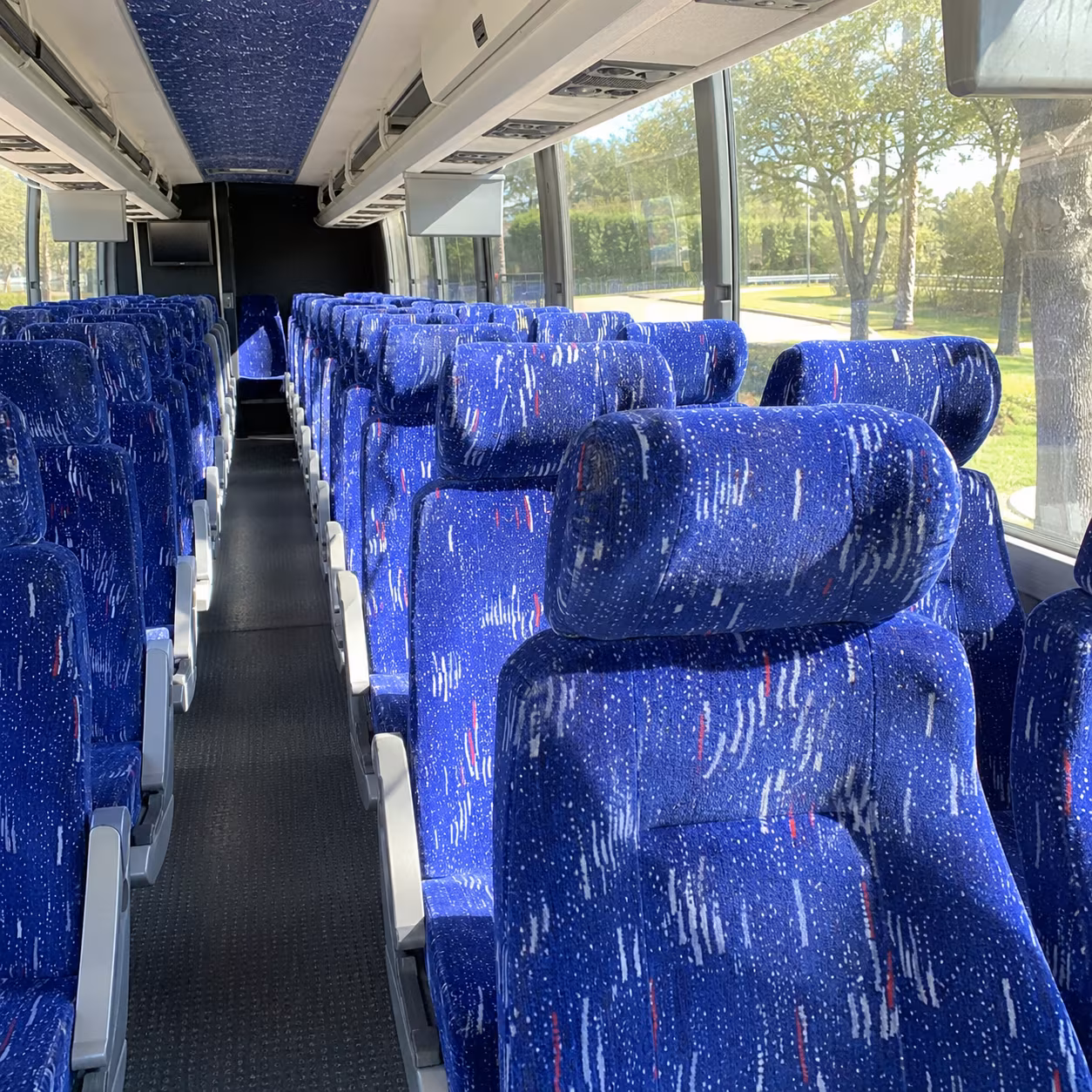 get a charter bus to dfw international airport and dallas love field